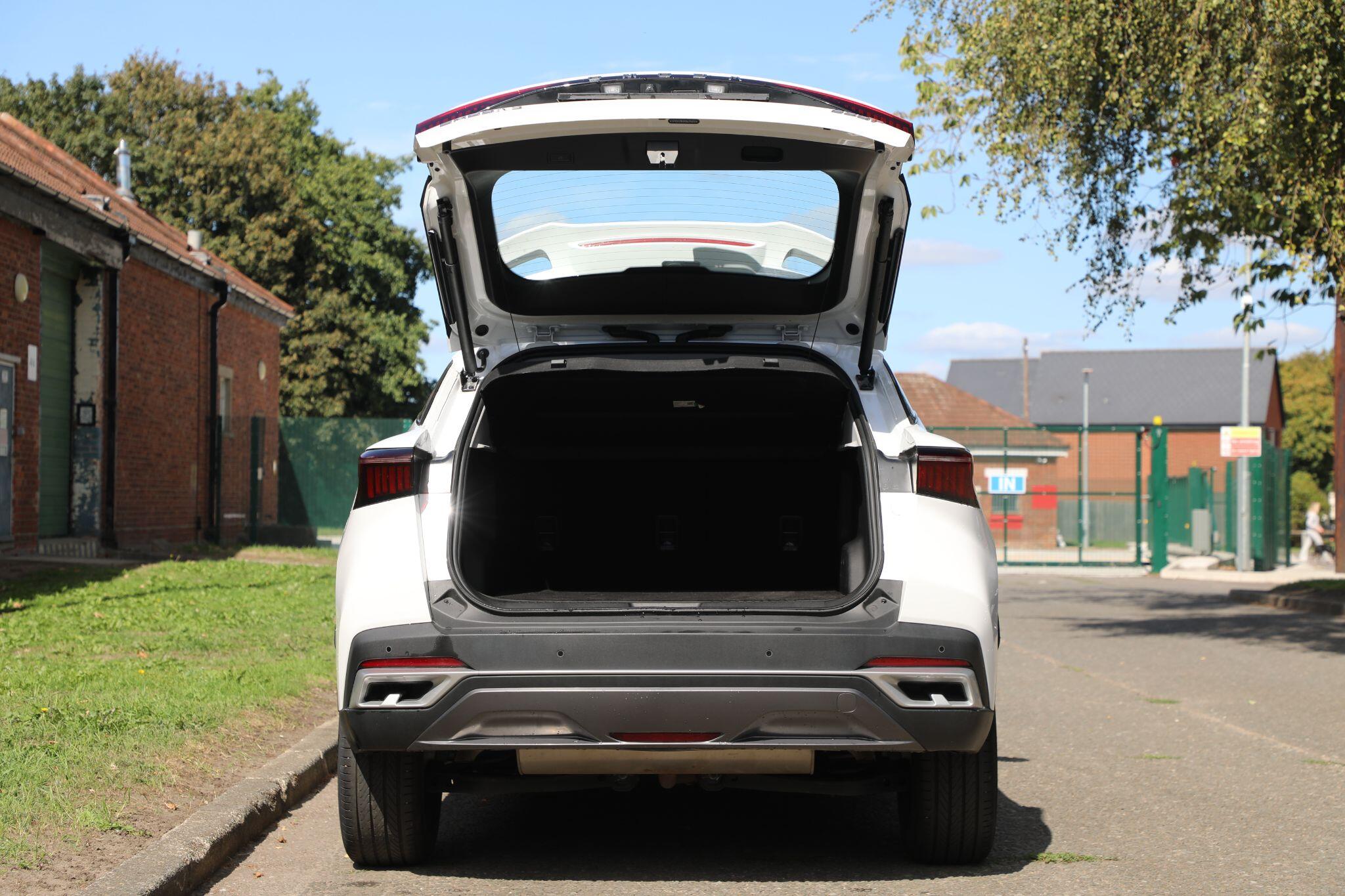 Large vehicle image